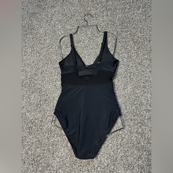 NWT Cutout Mesh Front Cross One Piece Swimsuit Size Small - Picture 5 of 8